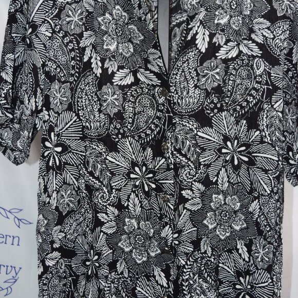 Sag Harbor Woman Black & White Button Front Blouse, Size 1X - Picture 9 of 13
